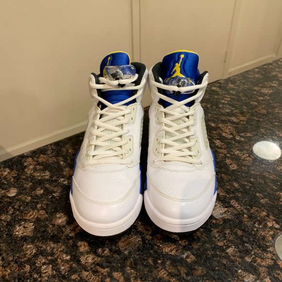 Athletic_Shoes